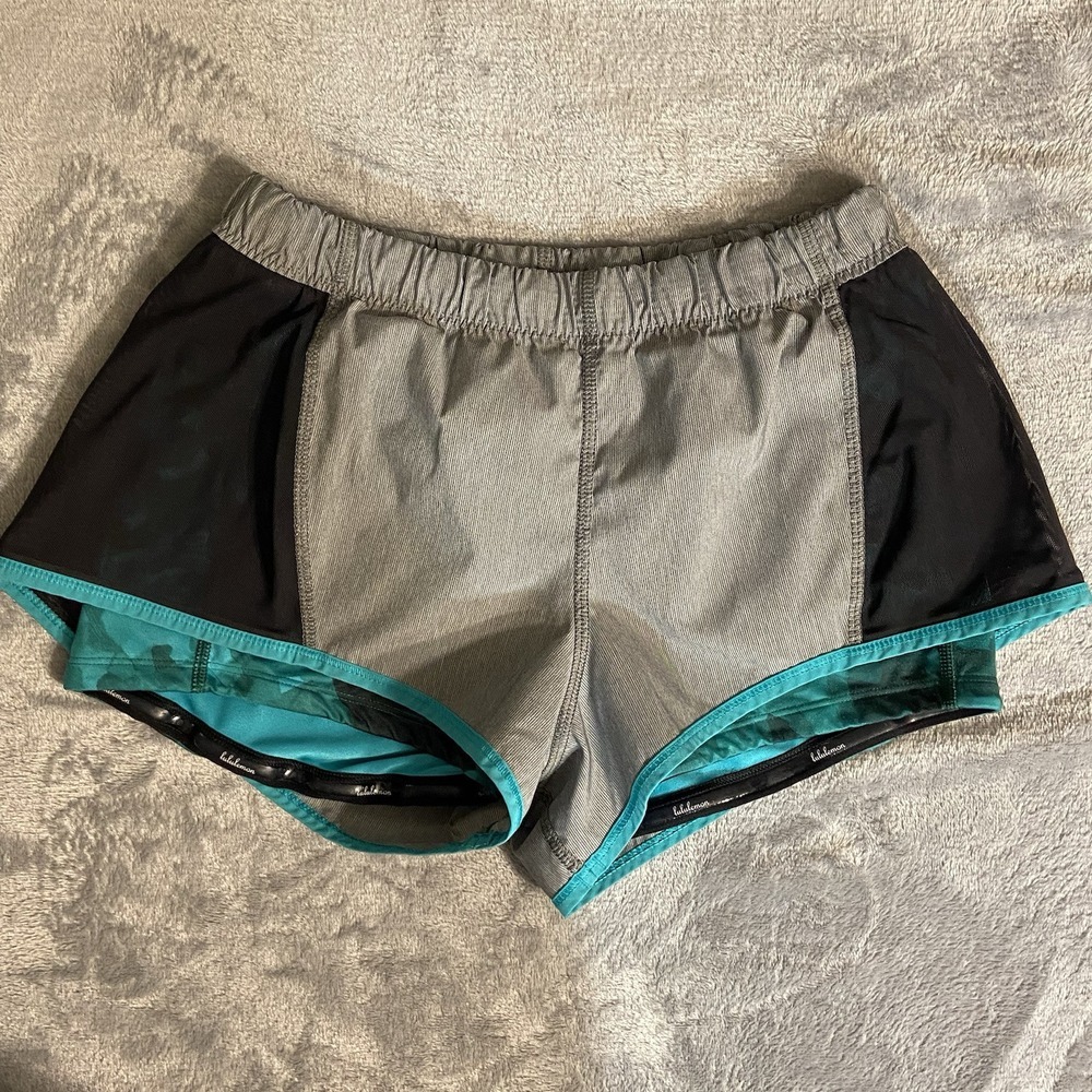 Lululemon Women Shortie Shorts‎ Camo Lined Small 4